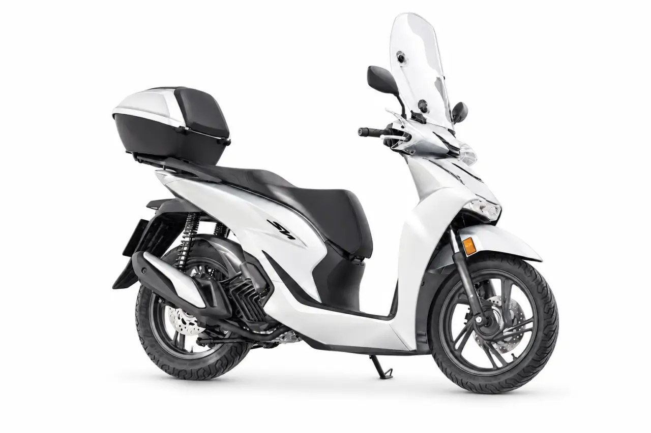 Honda SH125i 2026 sobre fondo blanco