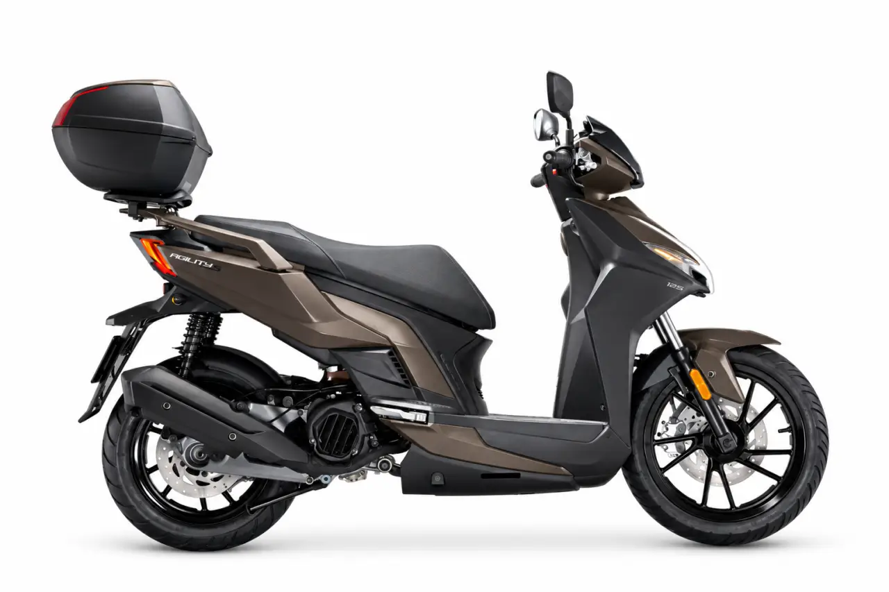 KYMCO Agility S 125 2025 sobre fondo blanco